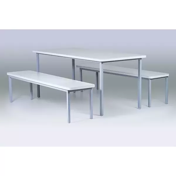Mesa com Bancos